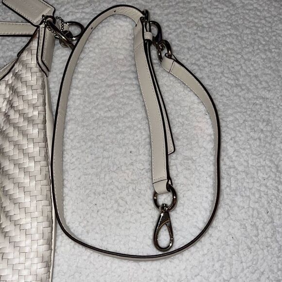 Coach white weave shoulder bag with crossbody strap - Picture 16 of 16
